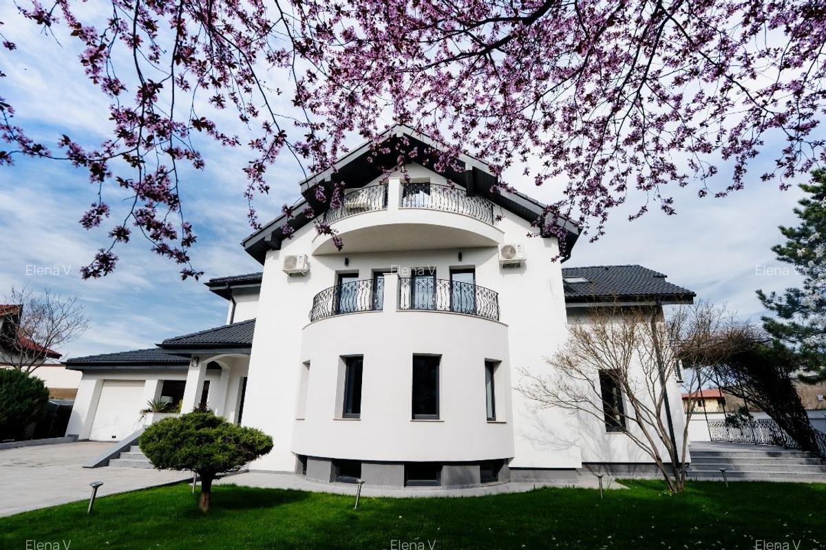 Vilă superbă, renovată integral, pe teren de 1.000 mp, în Pipera
