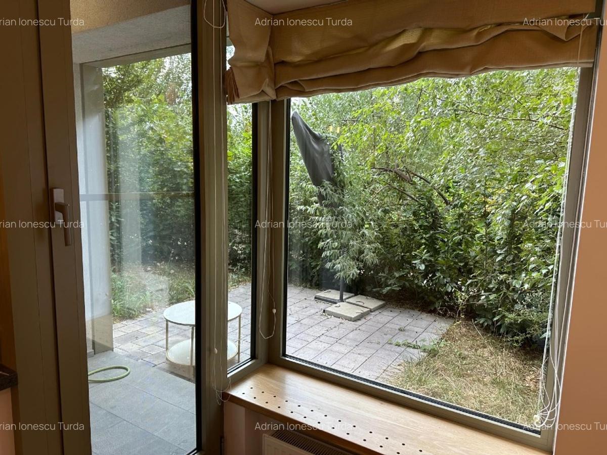 Apartament 2 camere, 2 bai in Aviatiei Park, gradina si loc de parcare inclus