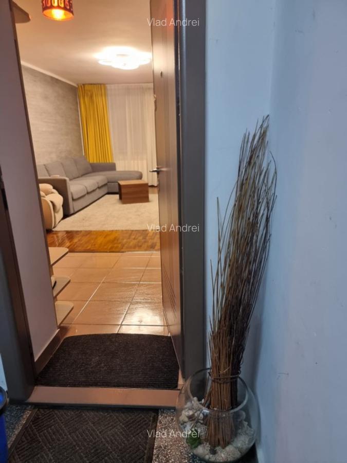 Apartament 3 camere Mega Mall.