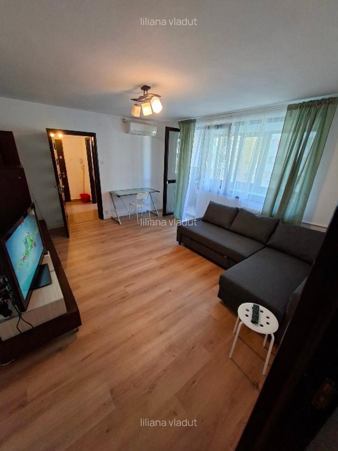 Particular inchiriez 3 camere Metrou Obor