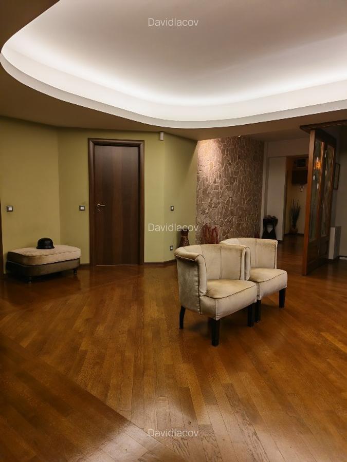 EXCLUSIVIST | Oază Urbană cu Curte Proprietate - Apartament 5 Camere, 3 Băi, 2 L