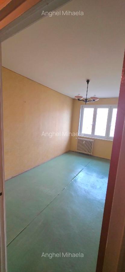 Apartament 2 camere , decomandat , de vanzare