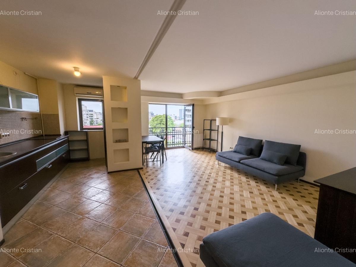 Apartament 3 camere Str. Traian colt cu Bdul. Unirii - imagine 1