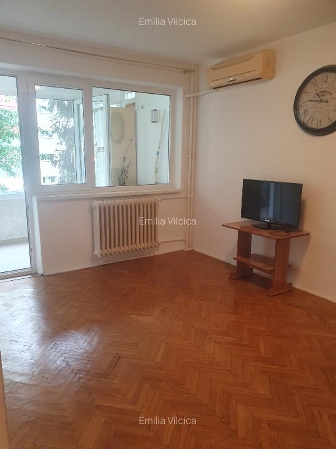 Vanzare spartament 2 camere sect 4 Bucuresti - imagine 1