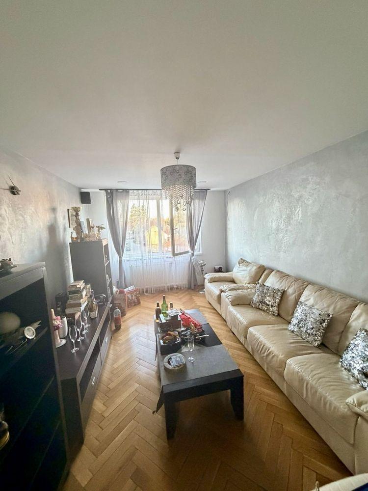 Inchiriez apartament cu 3 camere Poli2