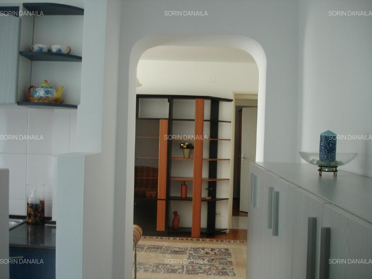 Calea Giulești, 3 camere, etaj 3 din 4, suprafață 61mp, balcon, in parc