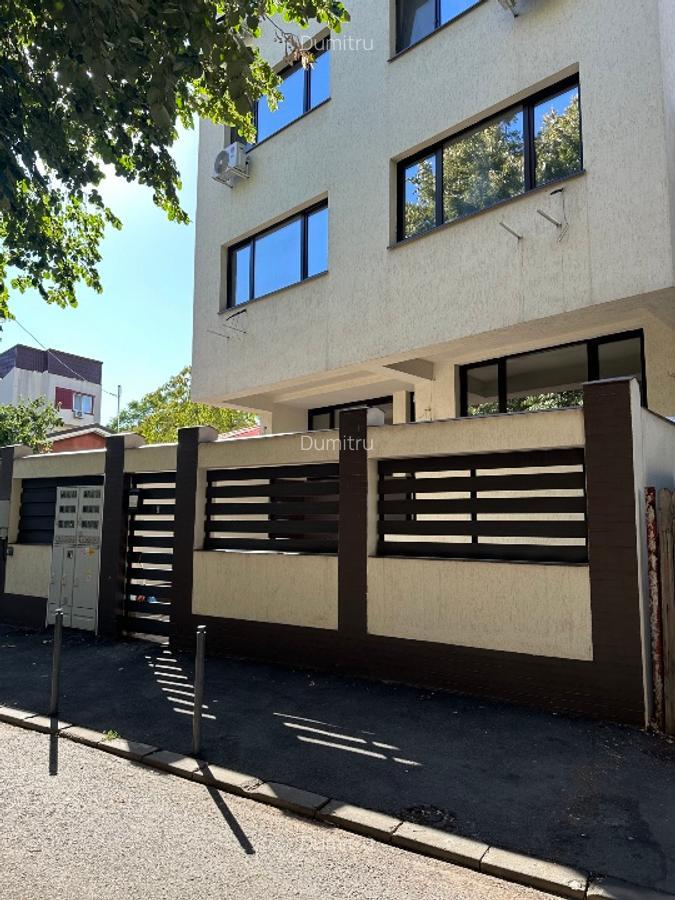 Apartament 5 Camere + Curte Proprie , Metrou Crangasi Direct Proprietar