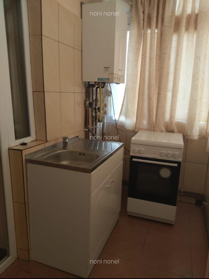 Vând apartament 3 camere, decomandat, renovat, Târgu Jiu