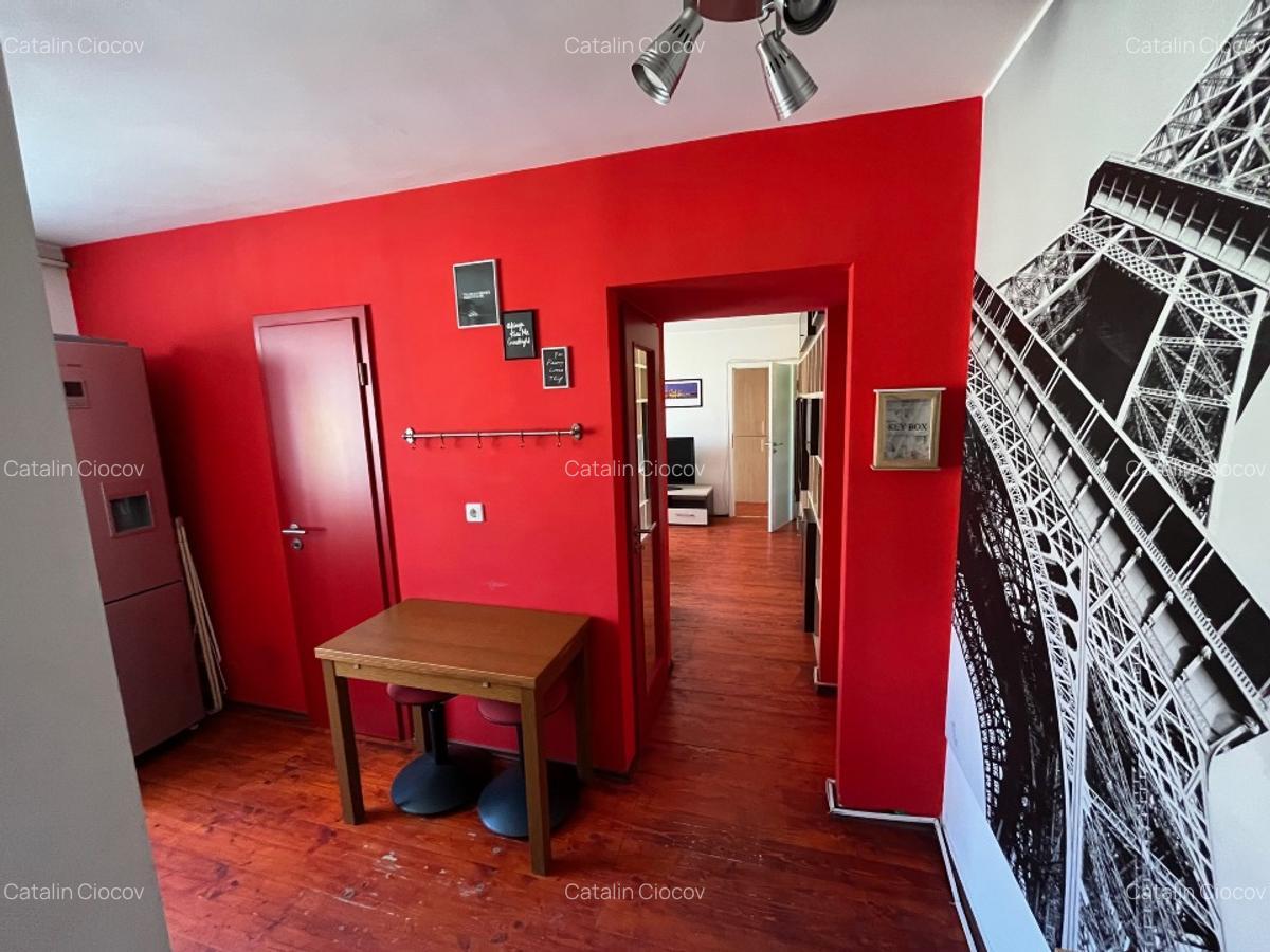 Apartament cu 2 camere semidecomandat langa Piata 700