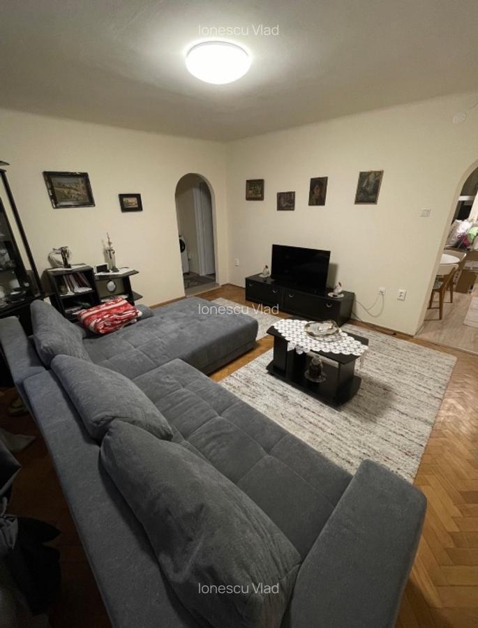 Apartament 2 Camere Central Piata 700 De Vanzare