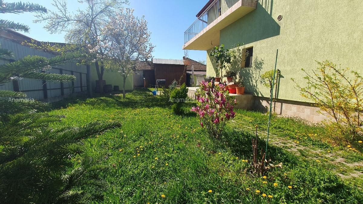 Proprietar vând casă individuală pe colț în zonă liniștită