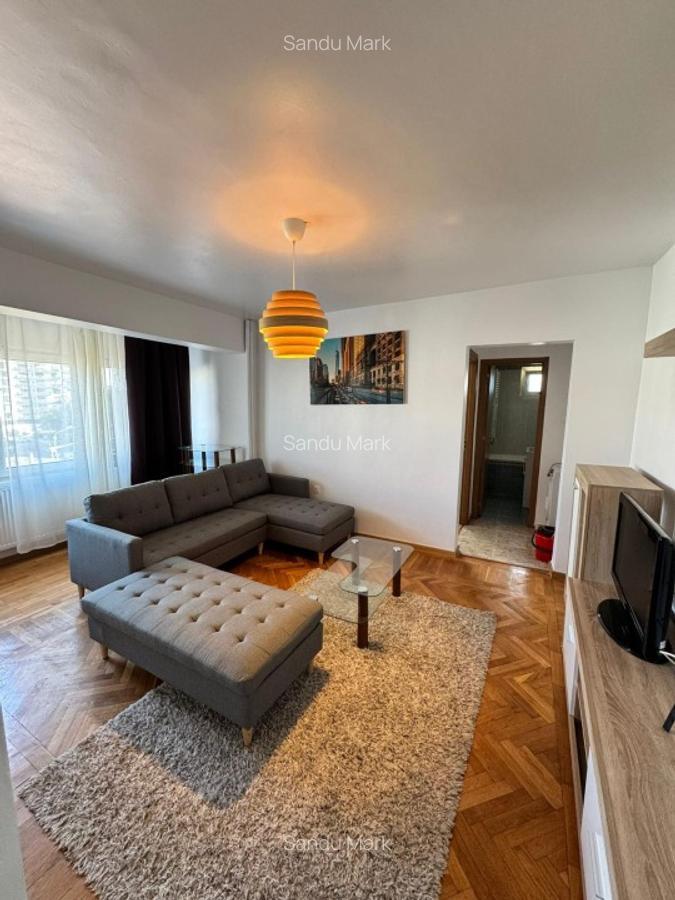Apartament Take Ionescu 2 camere, bloc anvelopat, centrala proprie.