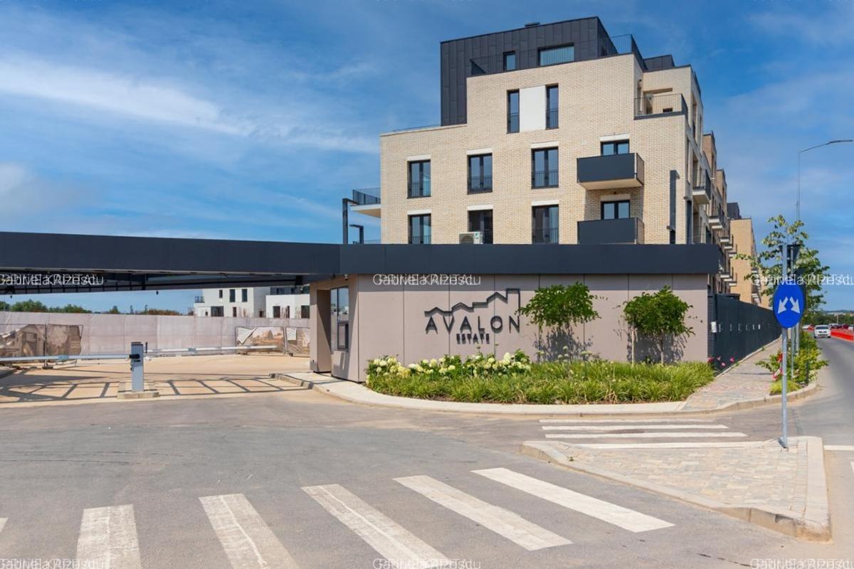 PENTHOUSE EXCLUSIVIST - MOBILAT  - GATA DE MUTARE