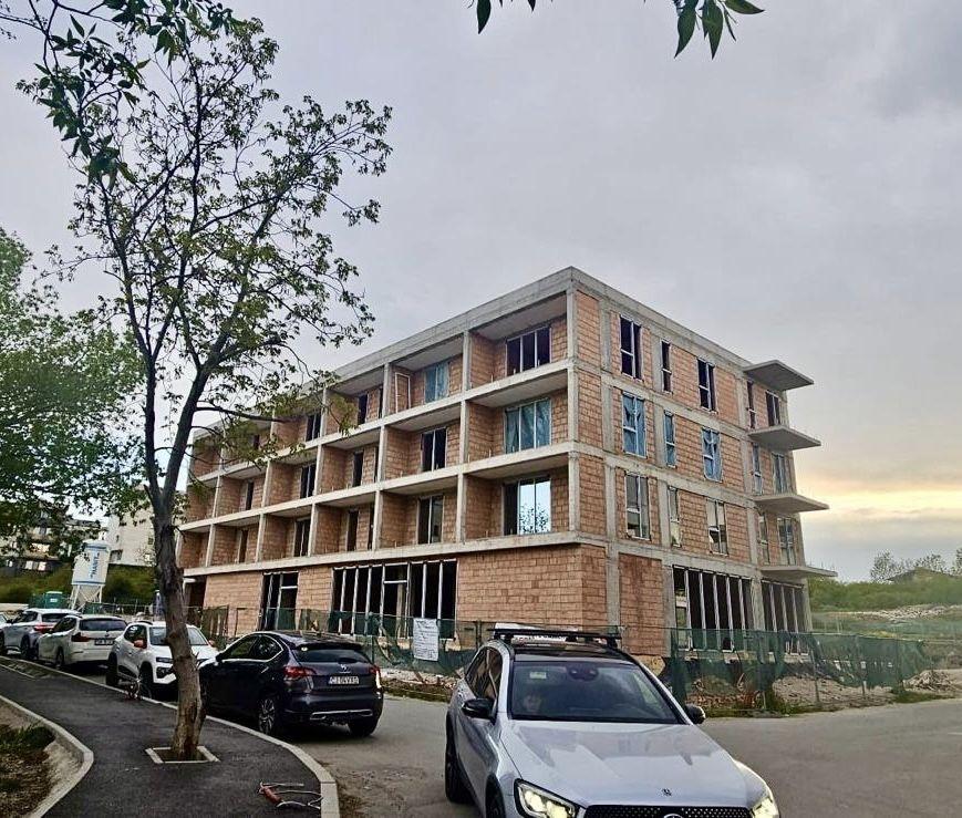 Proprietar vand apartament 40 mp cu parcare subterana inclusa | Cartier Europa | Bloc nou | 149.500 € cu TVA inclus - imagine 1