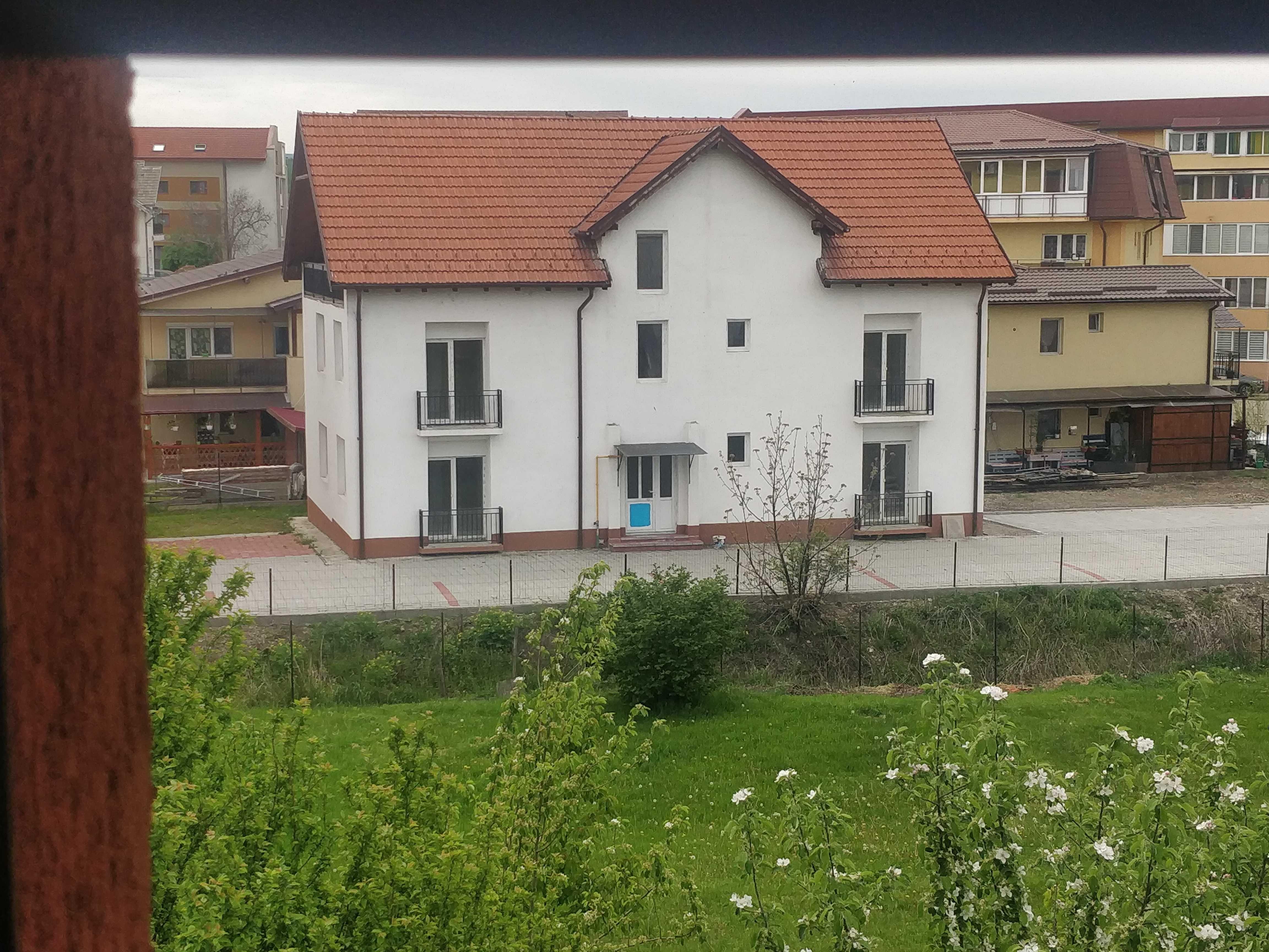 Apartament nou /zona centrala