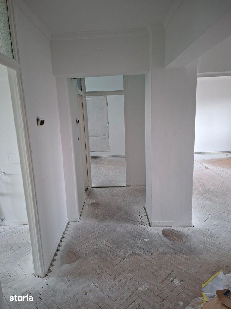 Apartament 3 camere, Unirii, 2 balcoane, lift, confort 1