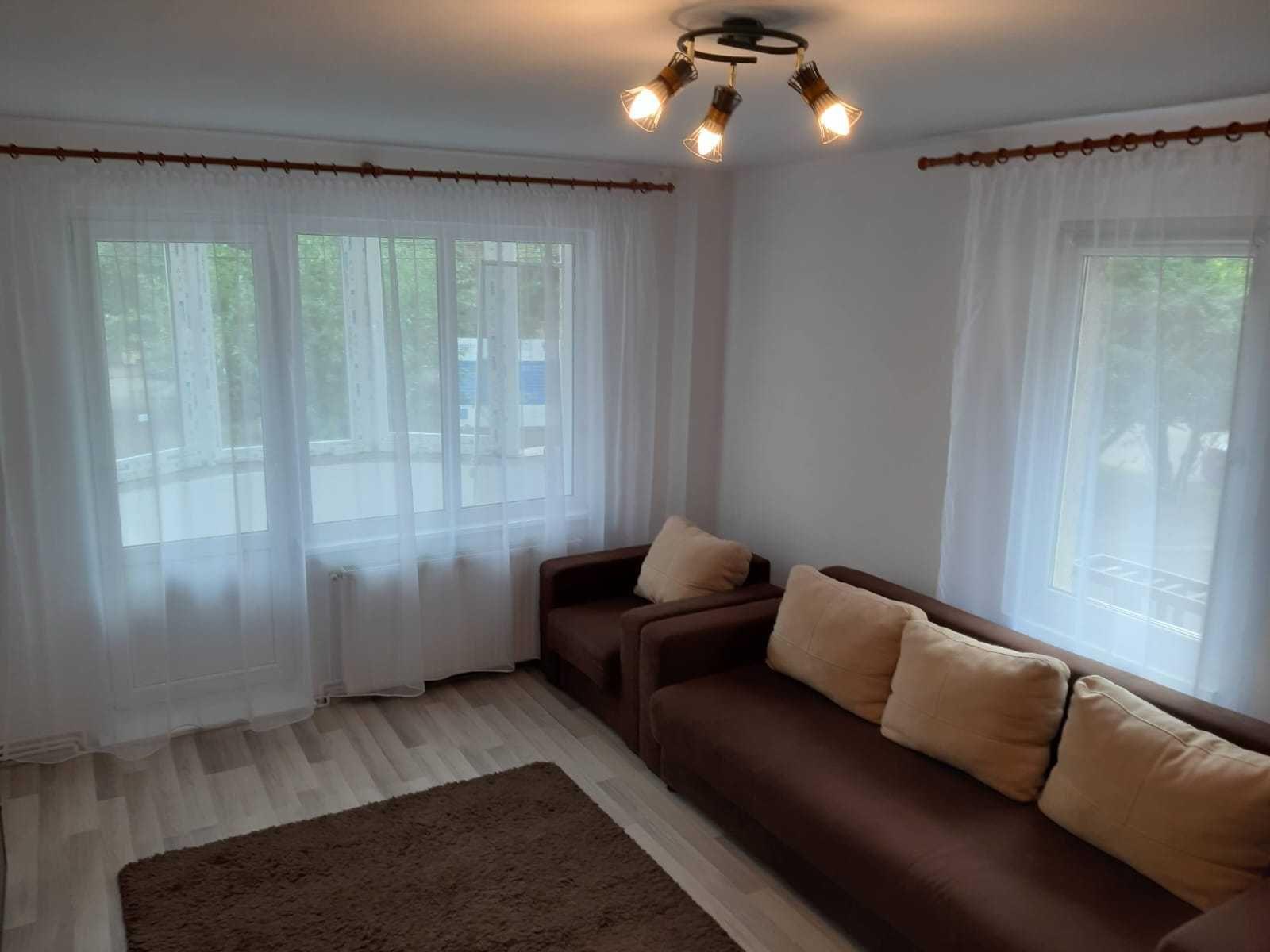 Vanzare apartament 3 camere, 84mp, Zona centrala, poli 2