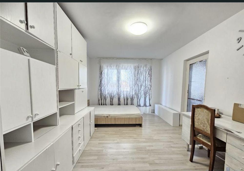 PF VAND APARTAMENT 4 camere 7 Noiembrie - imagine 1