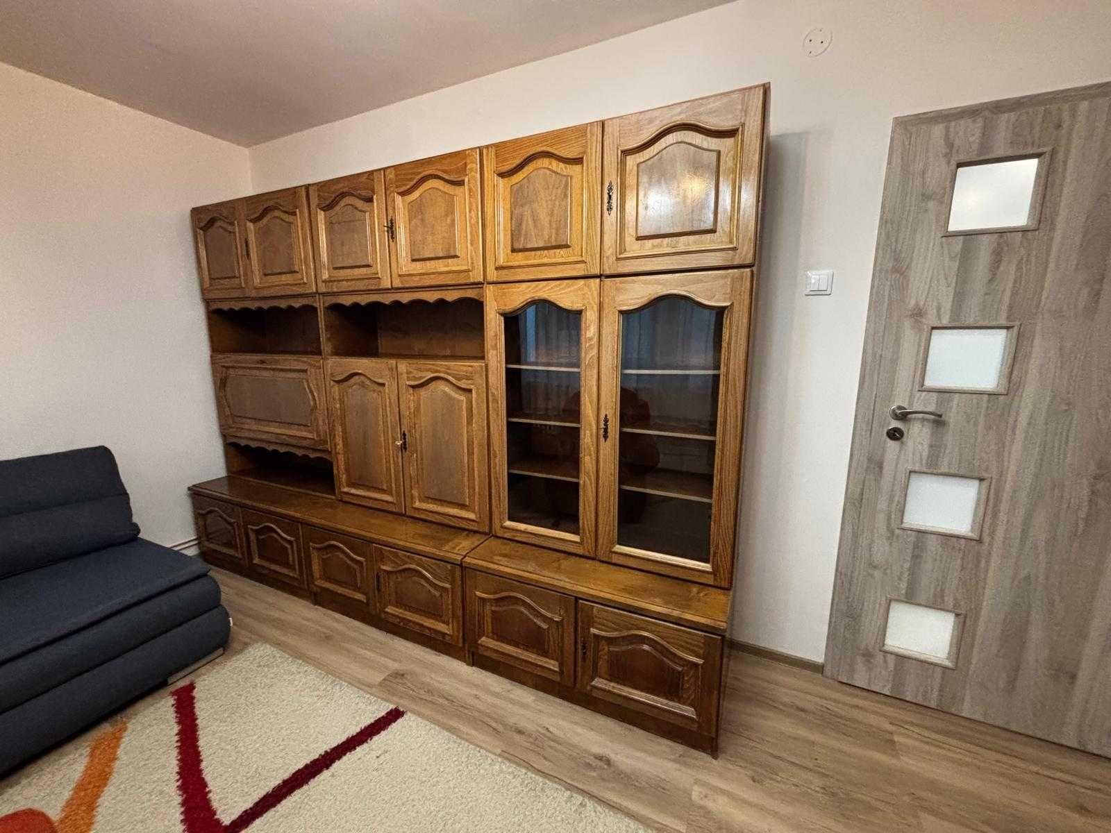 Inchiriez apartament 3 camere, zona Budai - imagine 1