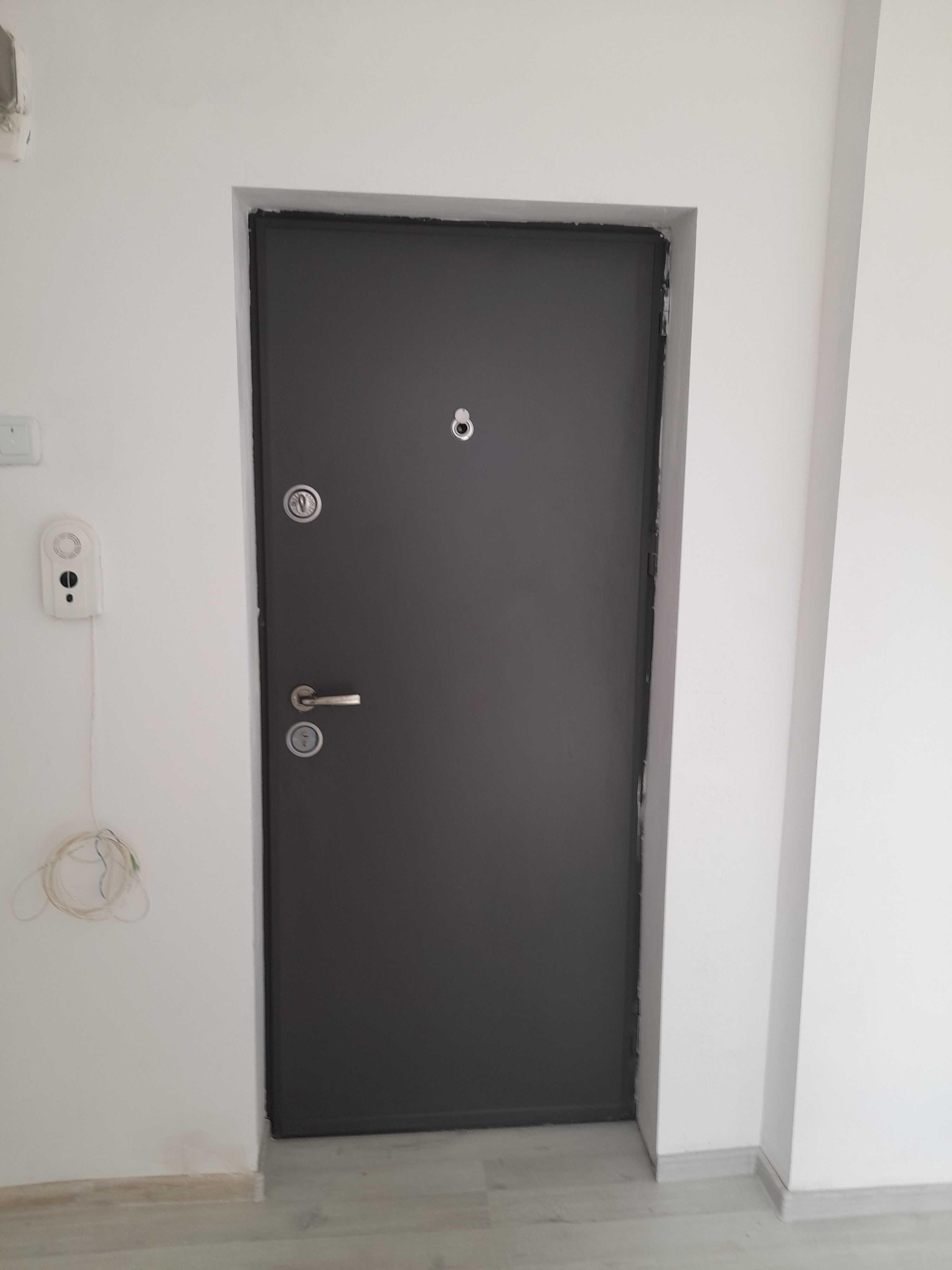 Vânzare garsoniera 22mp, proaspat renovata, cu dormitor, baie cu dus, bucatarie 3mp.