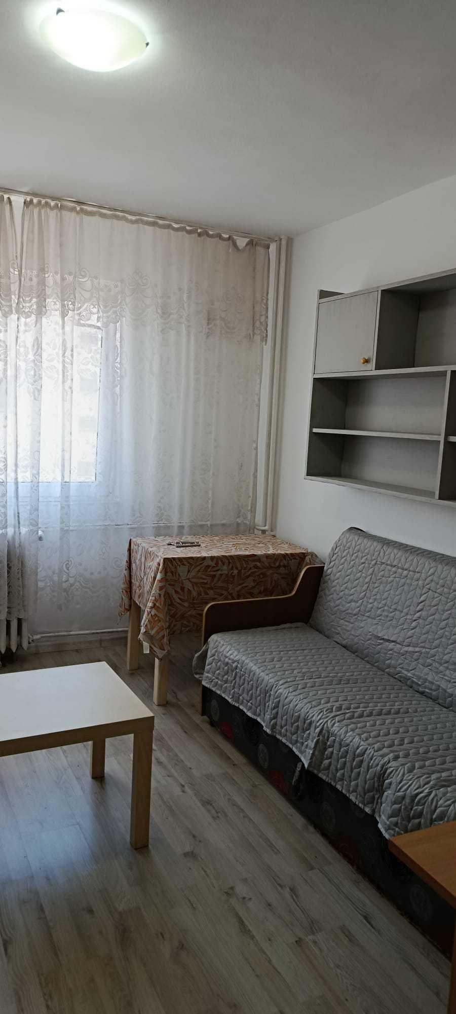 Vanzare camera camin