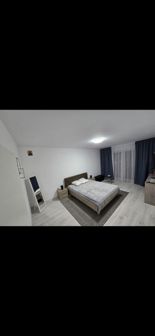 Închiriez garsonieră