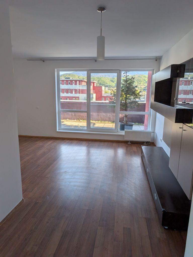 Închiriez apartament avangarden Bartolomeu