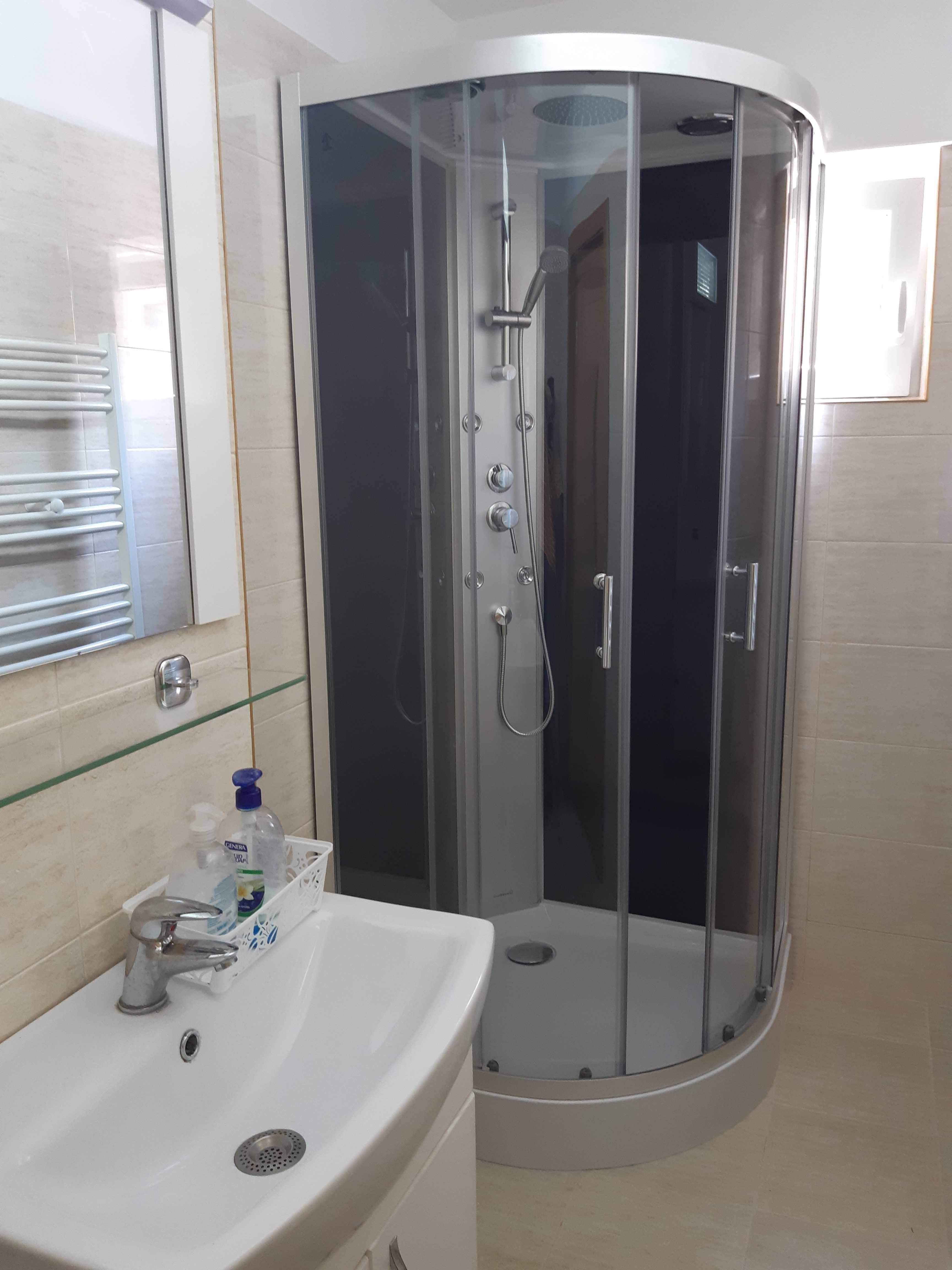 Închiriez apartament cu 2 camere zona Zorilor