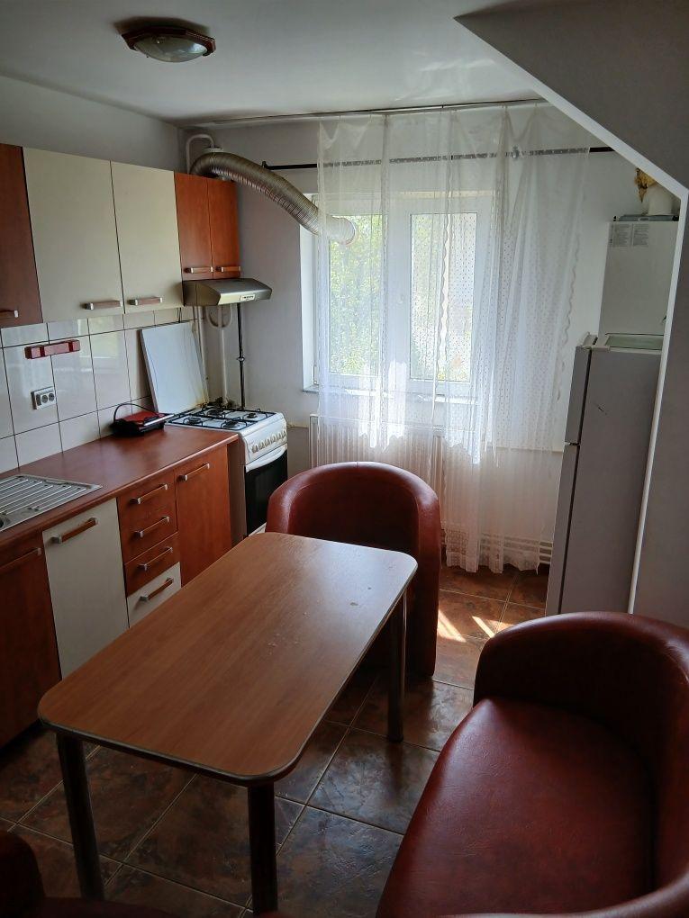 Apartament 2 camere mobilat in zona rovine