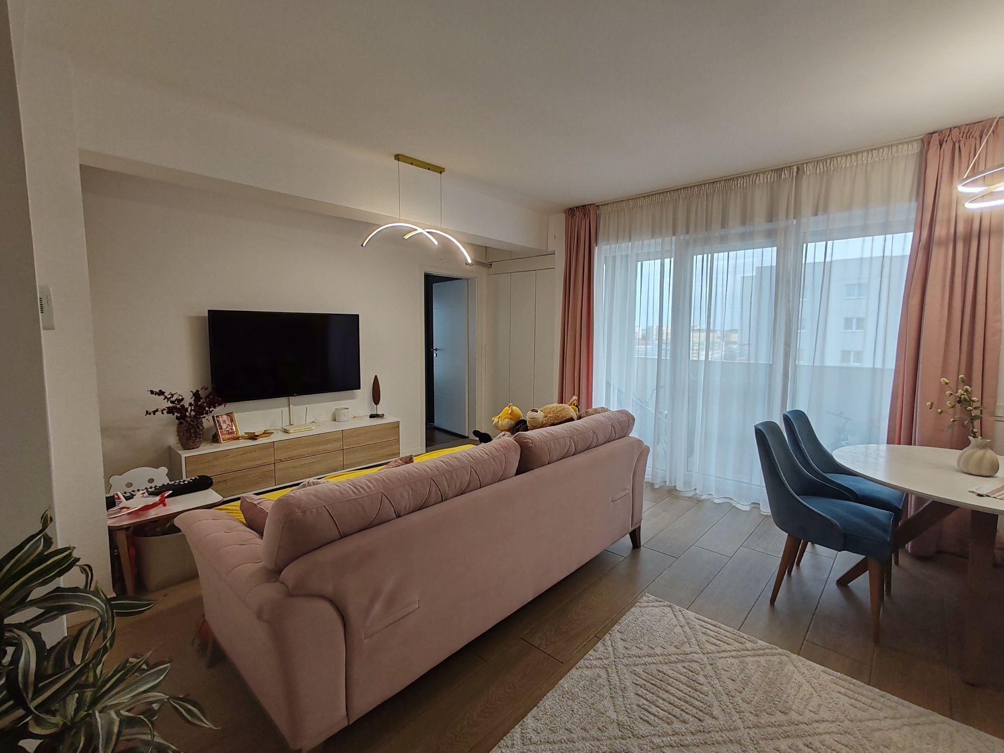 Vând apartament spațios, ready to move, cu loc de parcare - imagine 1