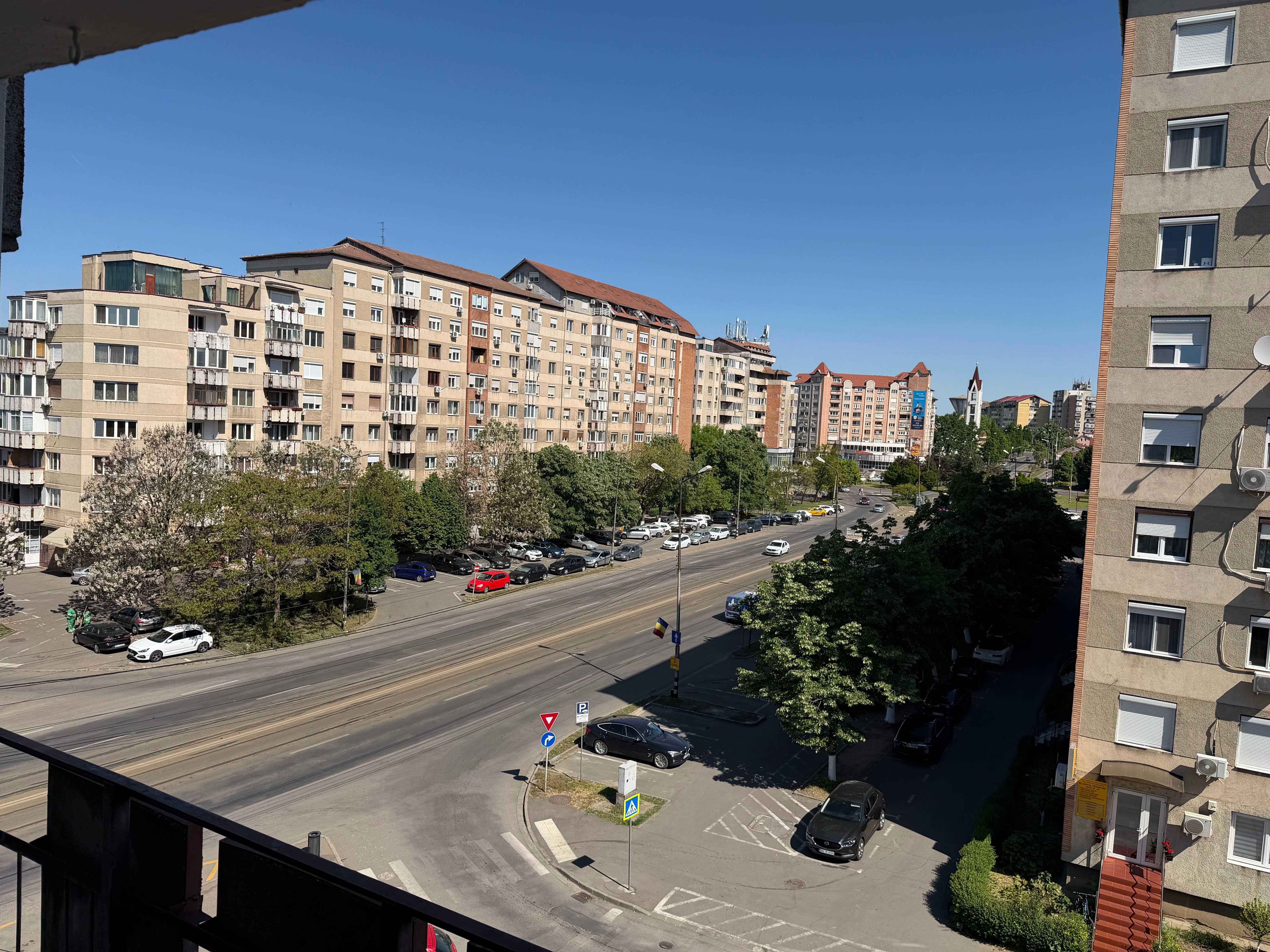 Apartament De Vânzare | 3 Camere | Bd.Decebal | Oradea - imagine 1