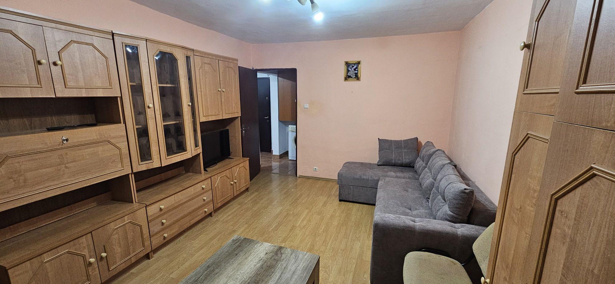 DE I NCHIRIAT ap.1cam,Nufarul,str.Bumbacului la parter
