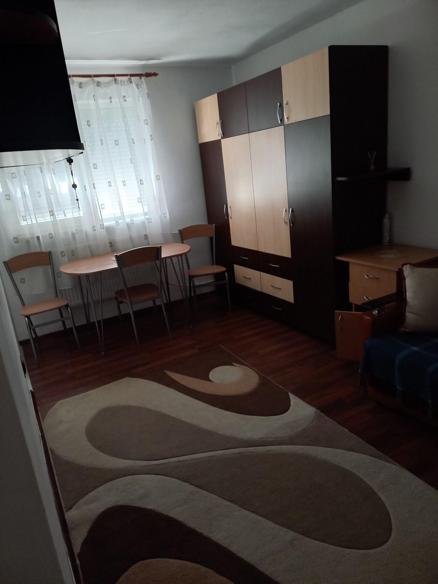 Garsoniera/Apartament cu 1 camera in chirie in Rogerius 1000ron