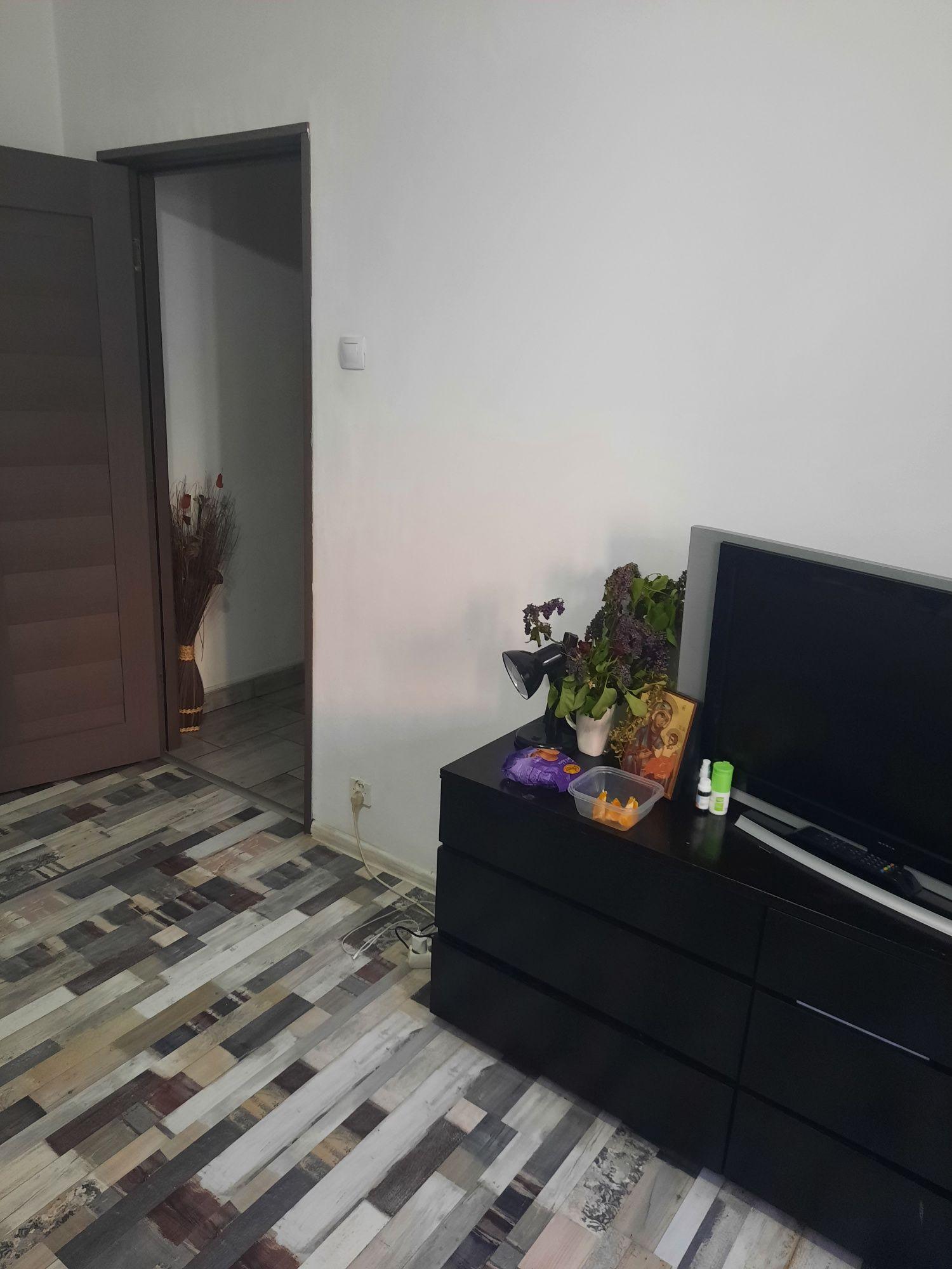 Vând apartament 2 camere semidecomandat