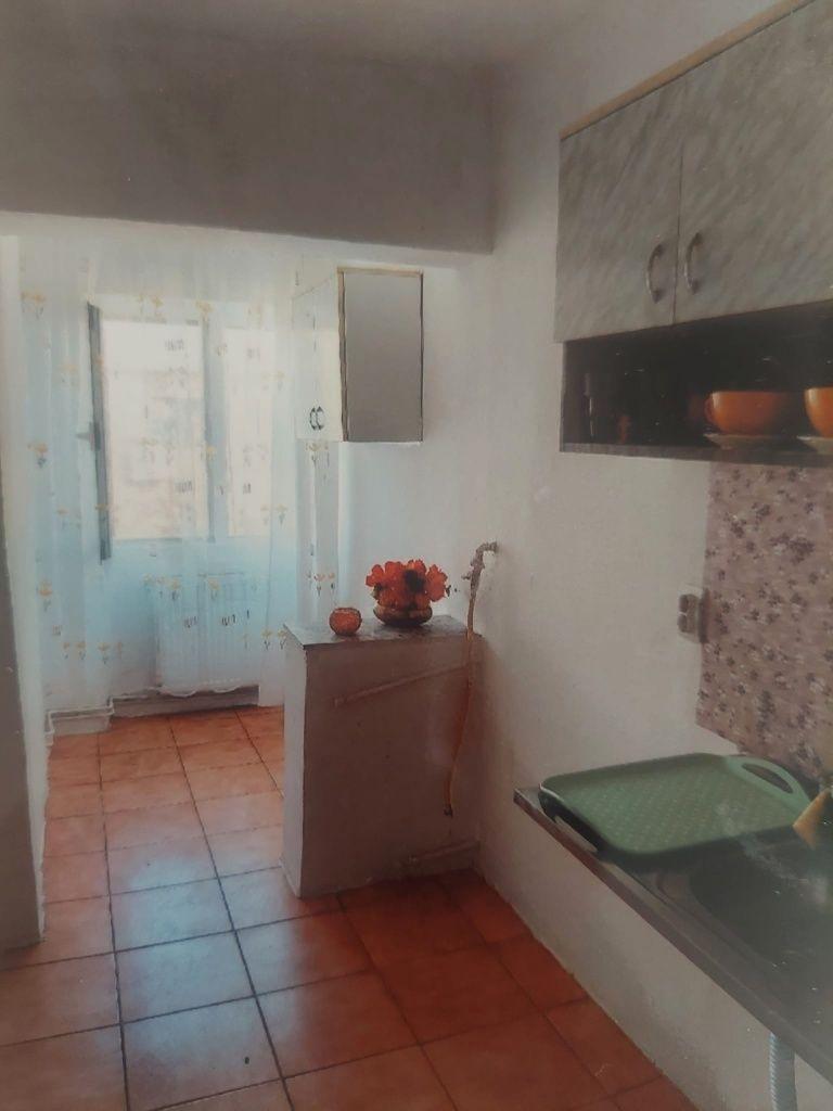 Garsoniera de închiriat
