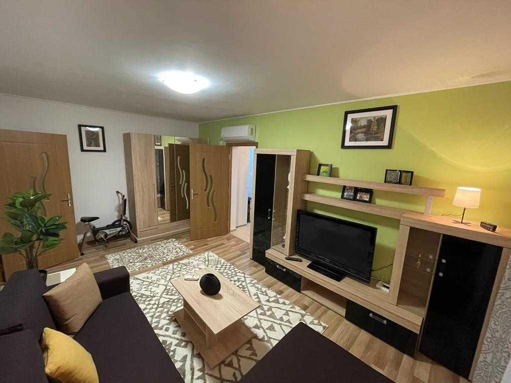 Proprietar, inchiriez 2 camere Pajura