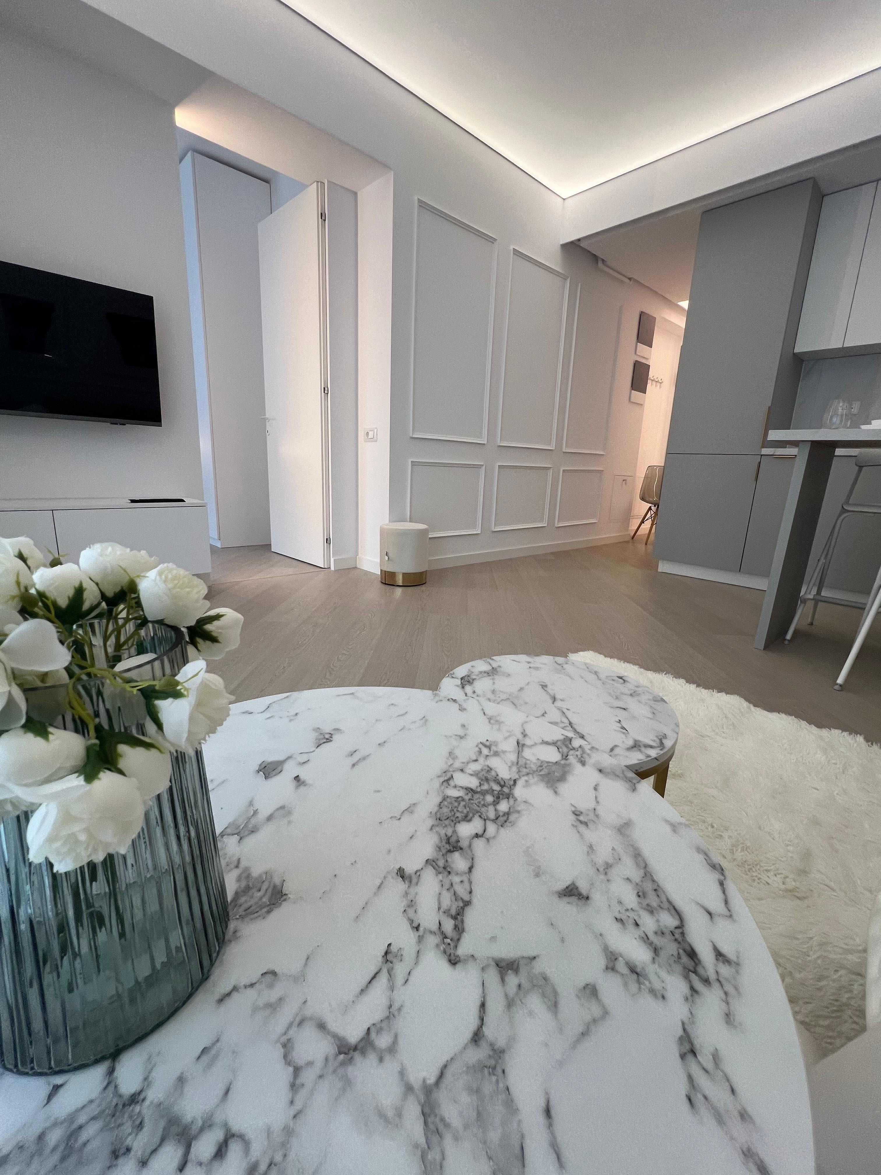 Proprietar  2 Camere + Parcare Cortina North