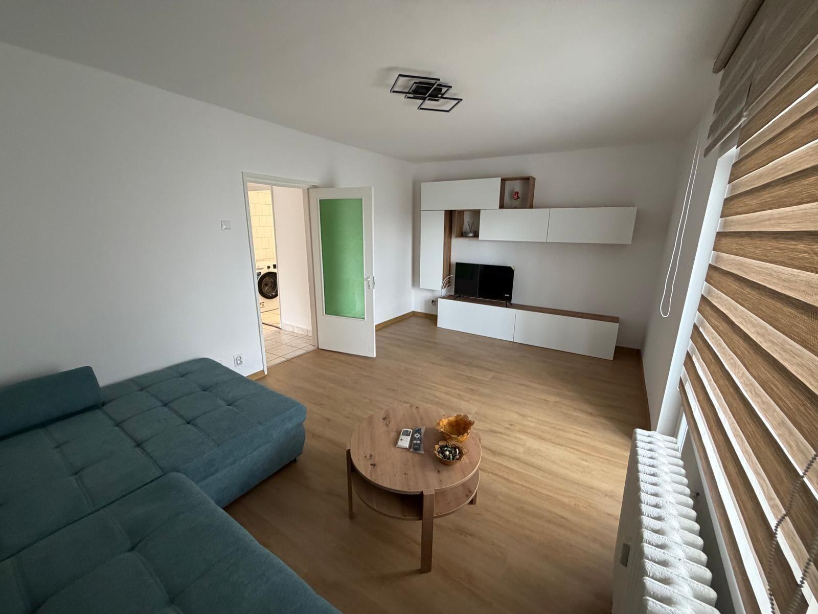 Inchiriere apartament 2 camere decomandat , Lacul Tei