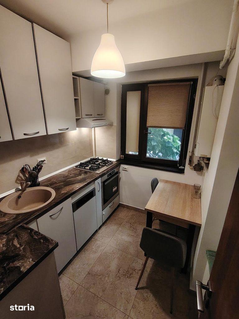 Apartament 3 camere la 200 metri de metrou Mihai Bravu