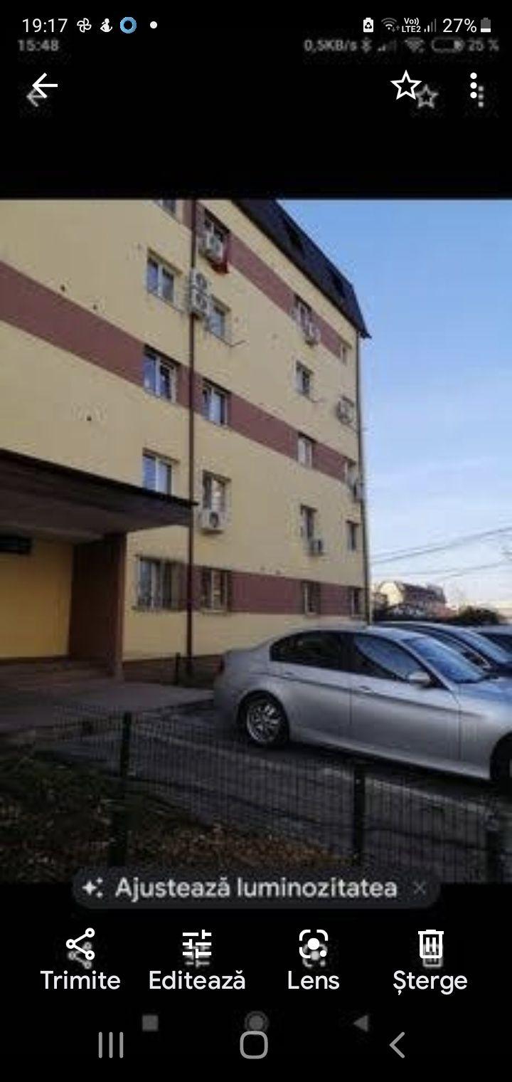 Închiriez garsoniera