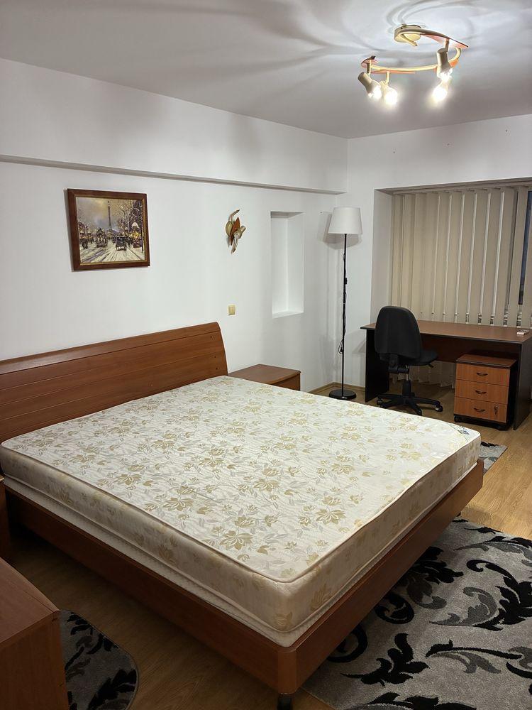 Inchiriez apartament 3 camere, zona centrala, decomandat, stradal Bulevard Decebal, sector3, Bucuresti