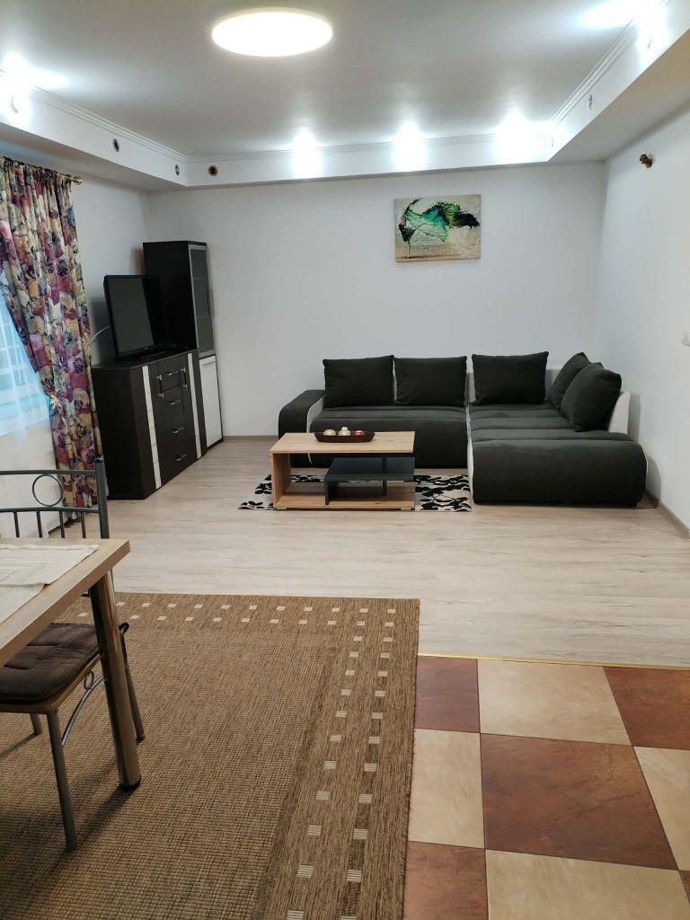 Închiriez apartament 2 camere în vilă