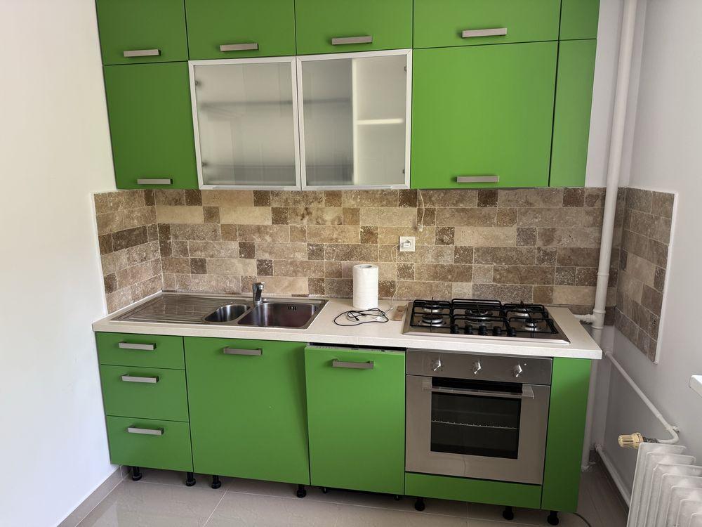 Proprietar inchiriez 2 camere zona Sun Plaza