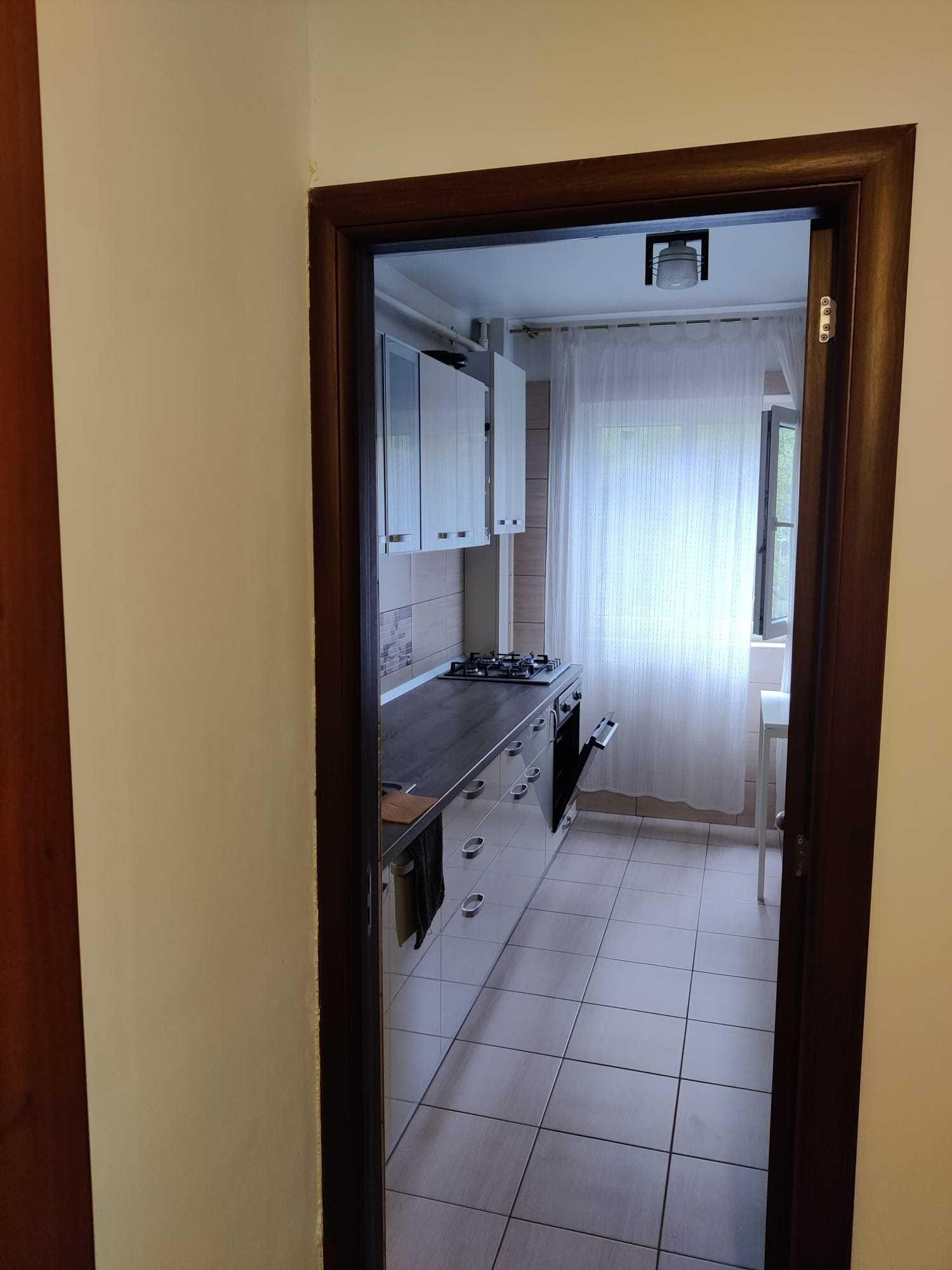 Inchiriez apartament doua camere