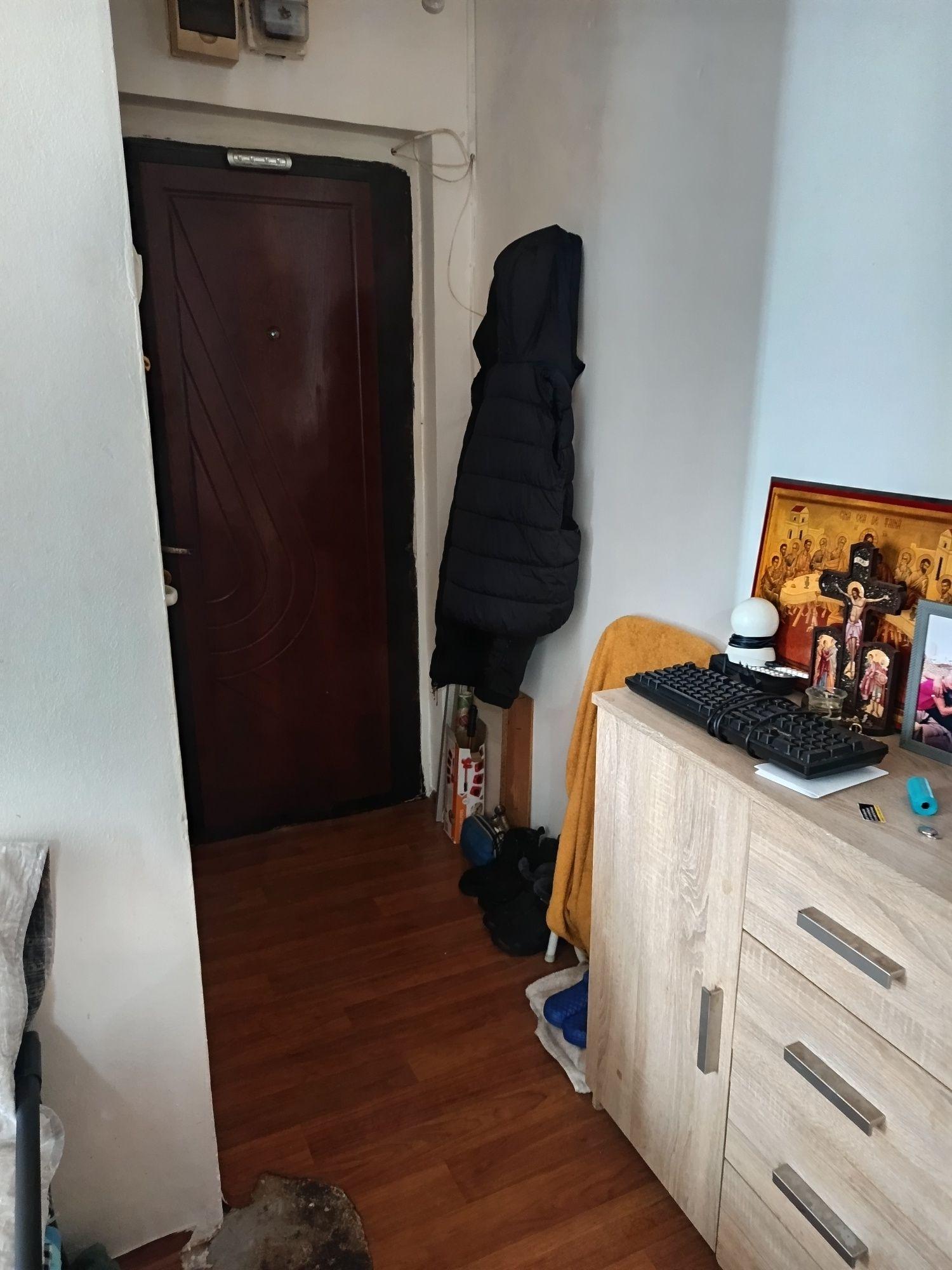 Vând apartament 2 camere - imagine 1