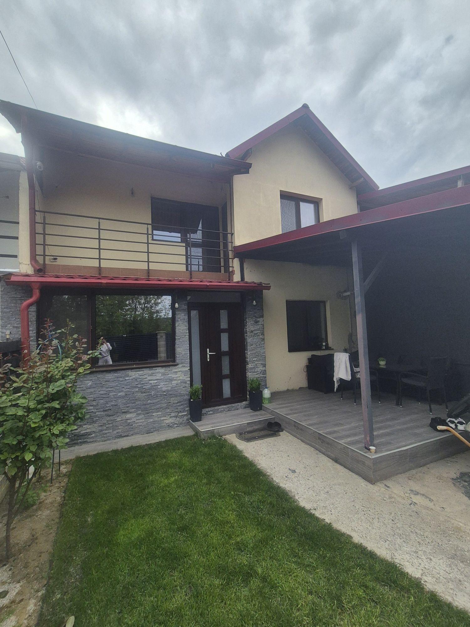 Casa de vanzare,Pitesti la 2,5 km de centrul orasului Pitesti - imagine 1