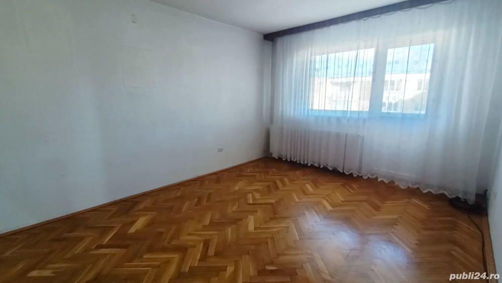Vând apartament 4 camere in Dâmb - imagine 1