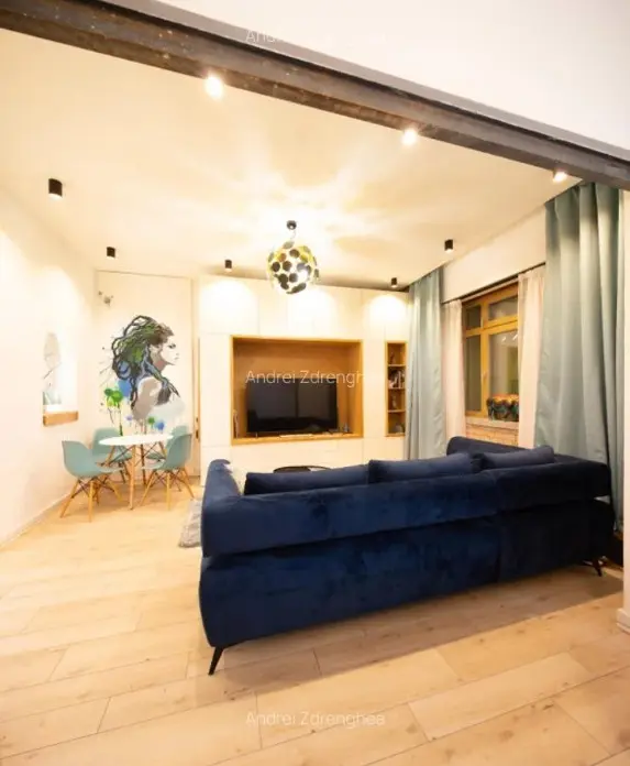 Apartament superfinisat la curte comună, la preț de teren, zona Scala - imagine 1