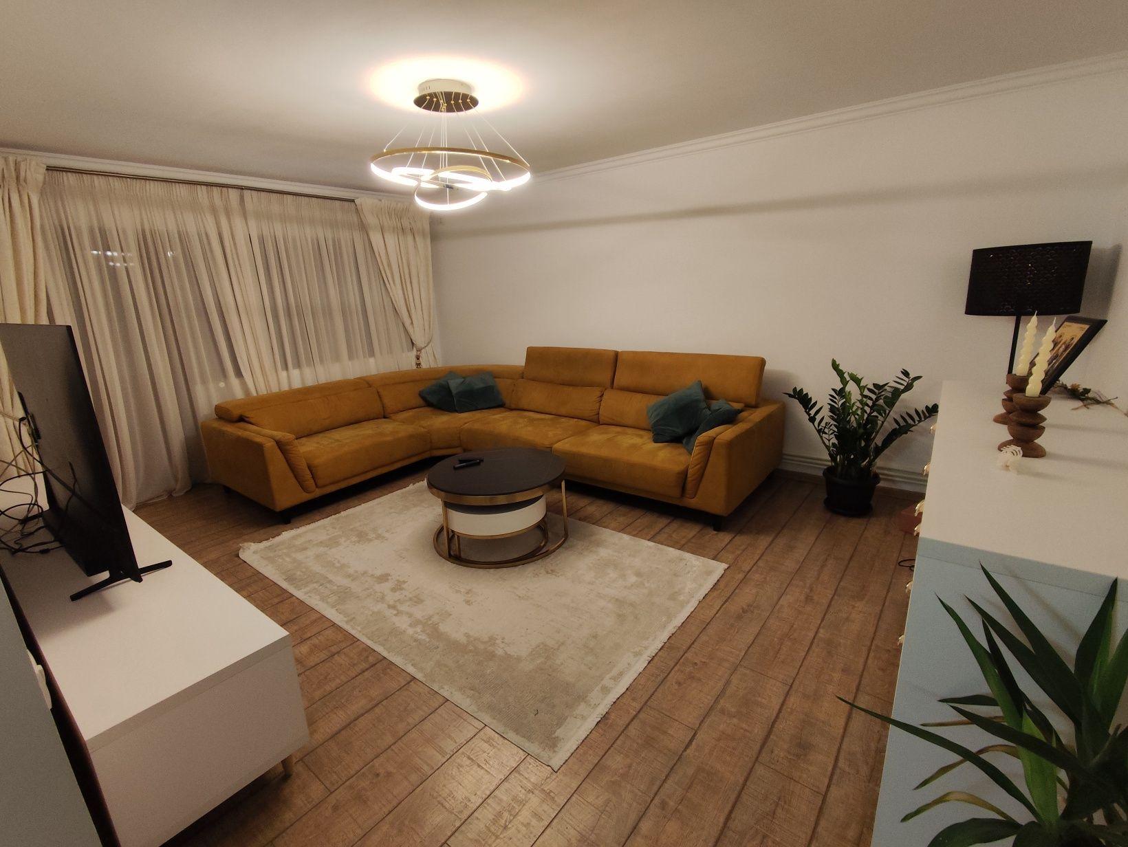 Închiriez apartament 4 camere