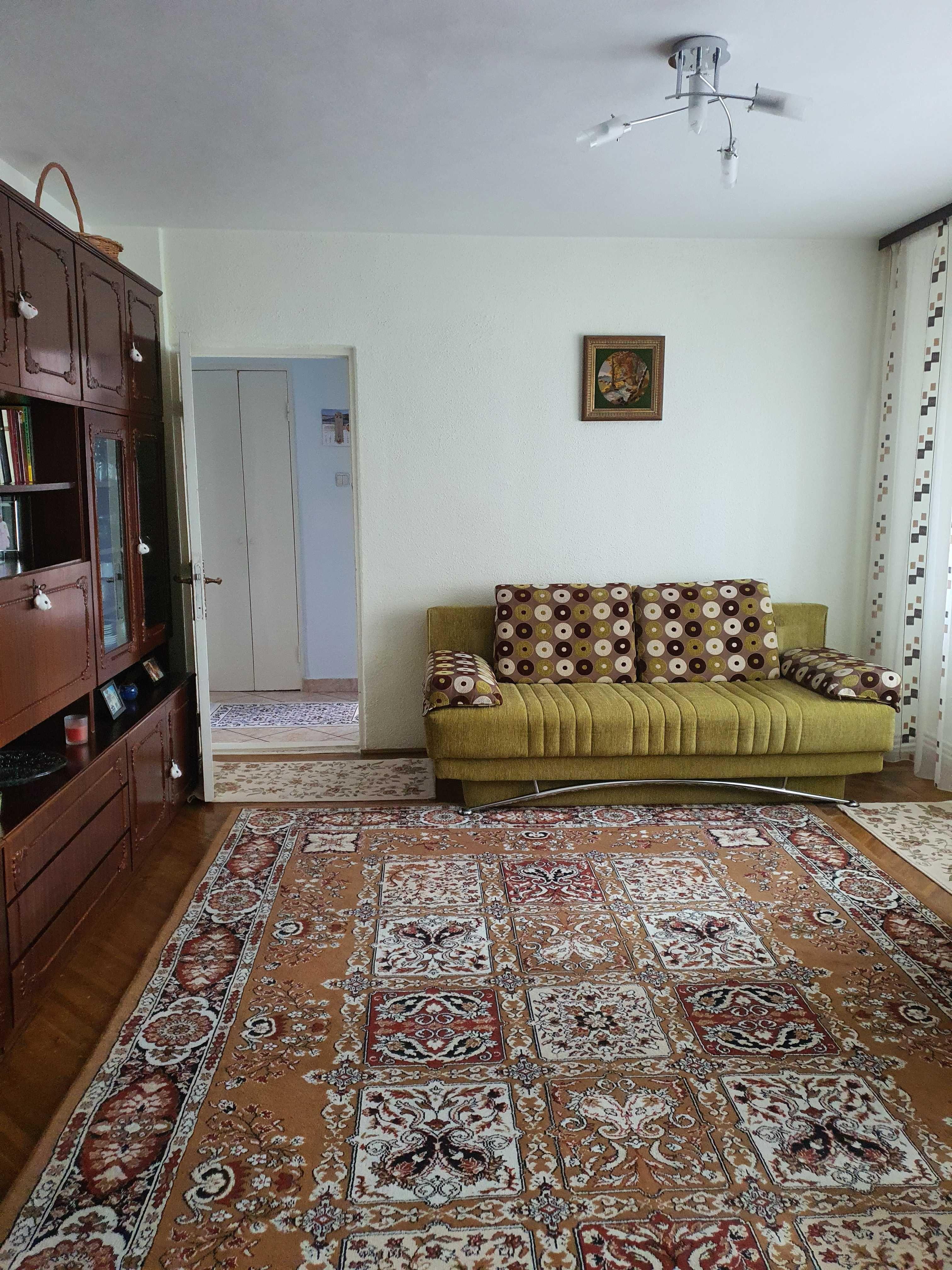 Apartament 3 camere B-dul M. Eminescu, nr. 8